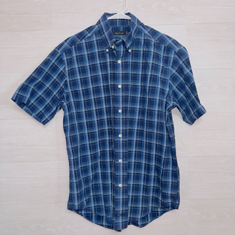 Nautica Men's Blue Short Sleeve Plaid Sanded Poplin Button Up Shirt size medium